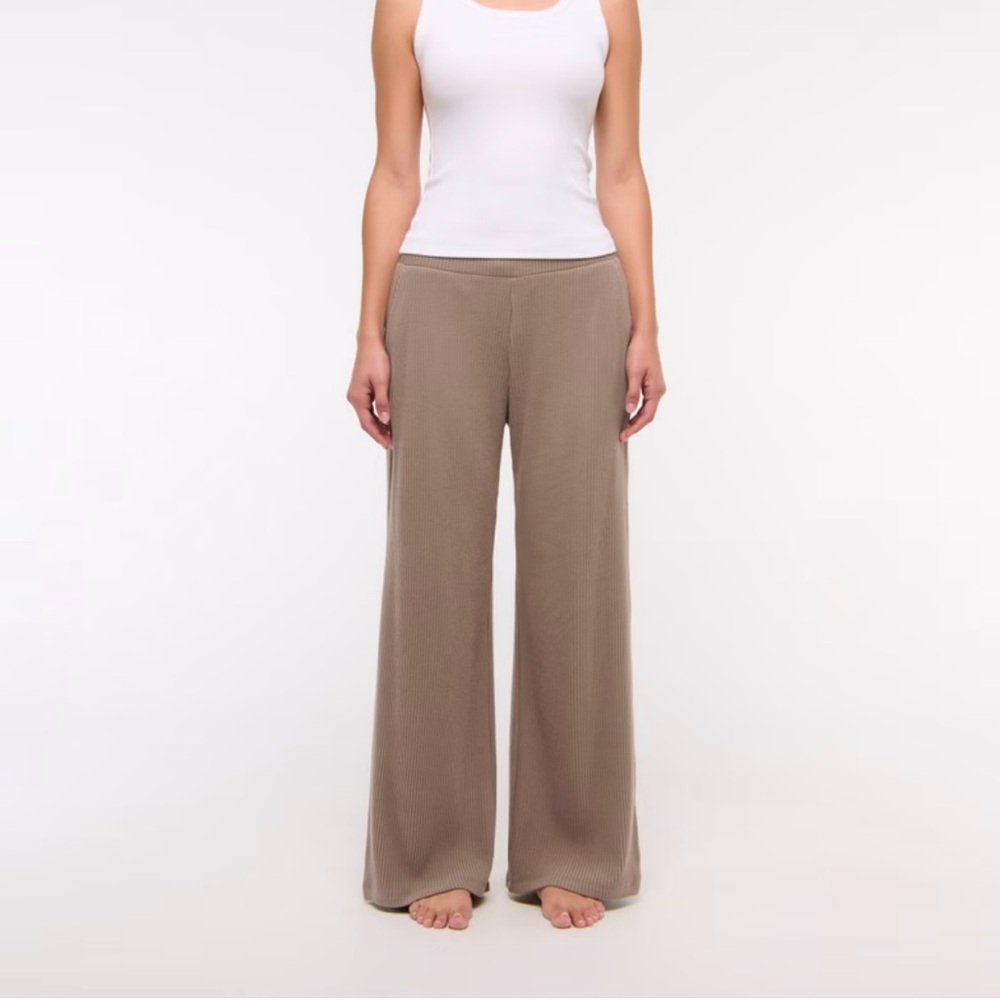 Abercrombie flare leg cloud pant - small